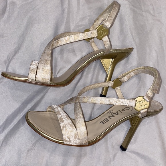 Chanel gold and white shoes size 7. 4” heels. Logo With adjustable strap in back - Picture 2 of 8